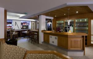 The lounge or bar area at Wellnesshotel Aumühle