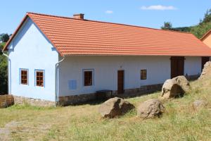 Budova, v ktorej sa dom na vidieku nachádza