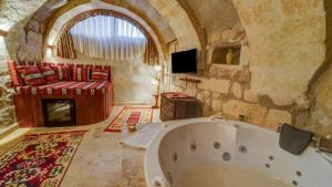 Μια τηλεόραση ή/και κέντρο ψυχαγωγίας στο La Vie Cappadocia Cave +77 φωτογραφίες