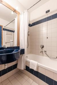 Koupelna v ubytování Hotel garni Meledrio