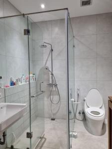 Ένα μπάνιο στο Villa Syariah Bandung Banget +7 φωτογραφίες