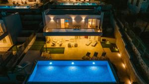 Бассейн в Luxury Blue Villas Vis или поблизости