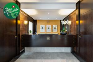 Lobbyn eller receptionsområdet på Jade Manotel