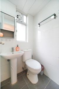 Φωτογραφία από το άλμπουμ του Student Accommodation - 294 Hennessy Road στο Χονγκ Κονγκ +28 φωτογραφίες