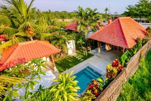 Nyaman Villas by EVDEkimi Ubud veya yakınında bir havuz manzarası