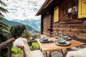 Galeriebild der Unterkunft Cosy Chalet with Panoramic Views in Verbier in Verbier