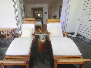 Postel nebo postele na pokoji v ubytování Chateau Elysium