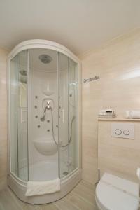 Koupelna v ubytování Hotel Biokovo