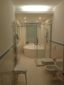 Koupelna v ubytování Hotel Al Cavallino Bianco