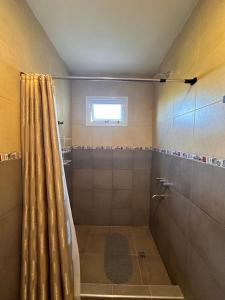 Bilik mandi di DUPLEX LOS CEREZOS VISTALBA +29 gambar