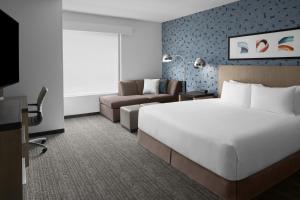 Hyatt House Lansing-University Area客房内的一张或多张床位