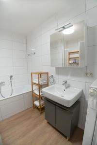 High-quality renovated apt (TLA/Tlf/TDY-RAB) 욕실