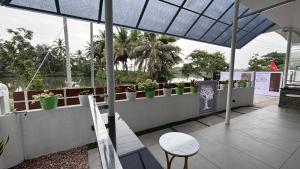 Balkón nebo terasa v ubytování Mali Homestays