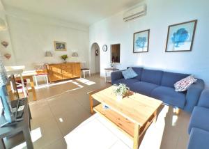 Posedenie v ubytovaní SKOL 933 Fantastic two bedrooms on the 9th floor with amazing sea views