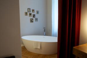 Koupelna v ubytování Small Luxury Hotel Altstadt Vienna