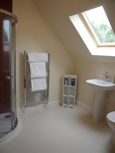 Et badeværelse på Beechwood Cottage B&B