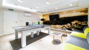 TV a/nebo společenská místnost v ubytování Willa Józefina - Mini Spa & Family Fun
