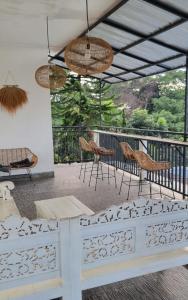 Balkón nebo terasa v ubytování villa sky valley puncak + 33 fotografií