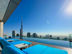 Balkón nebo terasa v ubytování FULL Burj Khalifa view LUX 2Bedroom with Rooftop Pool Central location in Paramount Hotel Midtown