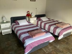 Hauptman apartman房間的床