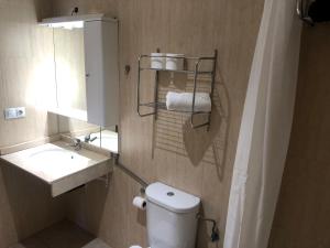 Koupelna v ubytování zona media apartamento confort monte oiz + 30 fotografií