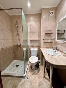 A bathroom at Apartments in Panorama Beach Vigo Nessebar Még 36 kép