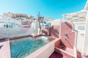 Bazén v ubytování Luxury Villas Hariton nebo v jeho okolí