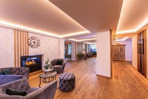 Posezení v ubytování Hotel AlpinaRos