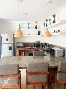 Imagen de la galería de NEW Bucerias Apartments with Pool and Rooftop Terrace, en Bucerías