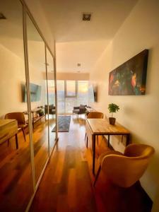 Μια τηλεόραση ή/και κέντρο ψυχαγωγίας στο Suite TOP16 @ Hipódromo Condesa