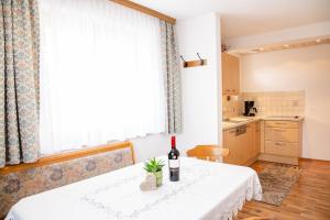 Kuchnia lub aneks kuchenny w obiekcie Haus Stecher