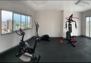 - une salle de sport avec 2 vélos d'exercice dans l'établissement Terrasur, à Lanús