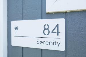 卧龙岗Sweet beautiful TINY HOME with pool and 2 minute drive to the beach的相册照片