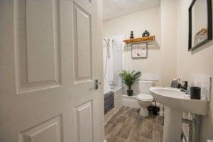 Gallery image of Sleeps 7 guests, great location in Liverpool