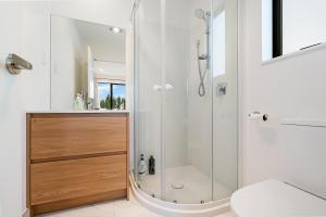 オークランドにあるCozy Brand New Townhouse 1のギャラリーの写真 +3枚の写真