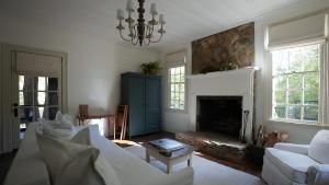 Ruang duduk di Meadows Mill House II