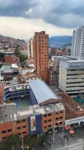 vista sulla città di un edificio di Apartamento central a Medellín