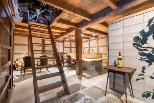 囲炉裏町家Guesthouse FUJITA 一棟貸切 villa 無料駐車場的酒水