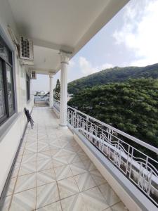 - Balcón de casa con vistas en Nhà Nghỉ SAO MAI, en Hà Tiên