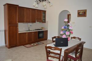 A kitchen or kitchenette at Masseria Paglieroni