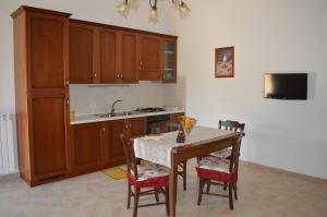 A kitchen or kitchenette at Masseria Paglieroni