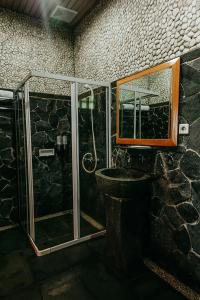 Koupelna v ubytování Kastuba Resort