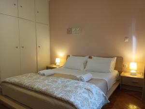 Posteľ alebo postele v izbe v ubytovaní Stunning apartment in the heart of Athens