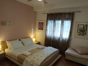 Posteľ alebo postele v izbe v ubytovaní Stunning apartment in the heart of Athens