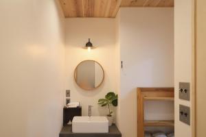 Koupelna v ubytování プラベート薪サウナ付 1日1組限定ease1高山村 + 35 fotografií