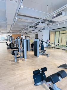 Fitness centrum a/nebo fitness zařízení v ubytování Bridal Tea House Hotel-Free Shuttle Bus for Canton Fair