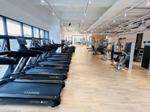 Fitness centrum a/nebo fitness zařízení v ubytování Bridal Tea House Hotel-Free Shuttle Bus for Canton Fair