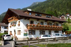 Fotografie z fotogalerie ubytování Gästehaus Rettenbacher v destinaci Fulpmes + 37 fotografií