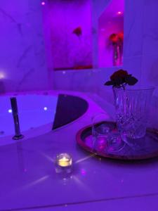 Fotografia z galérie ubytovania Suite romantique avec jaccuzy à la gare de Montpellier v destinácii Montpellier