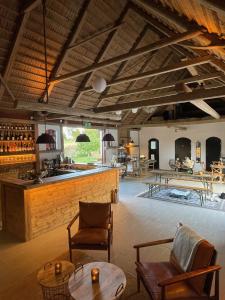 Restaurace v ubytování Ekenäs Gård på Österlen